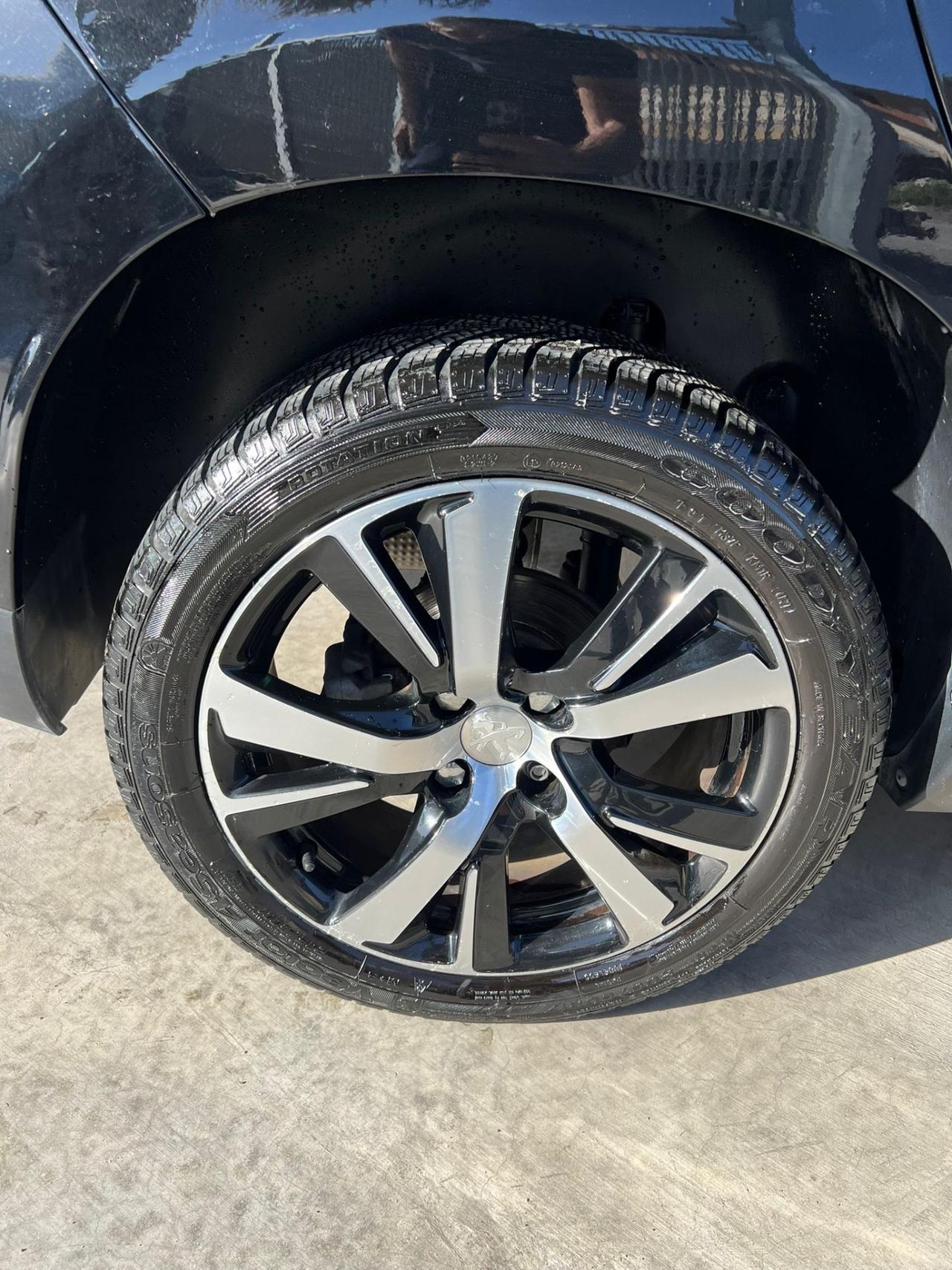 Peugeot 2008 1.6 e-HDi 92 CV Stop&Start Allure