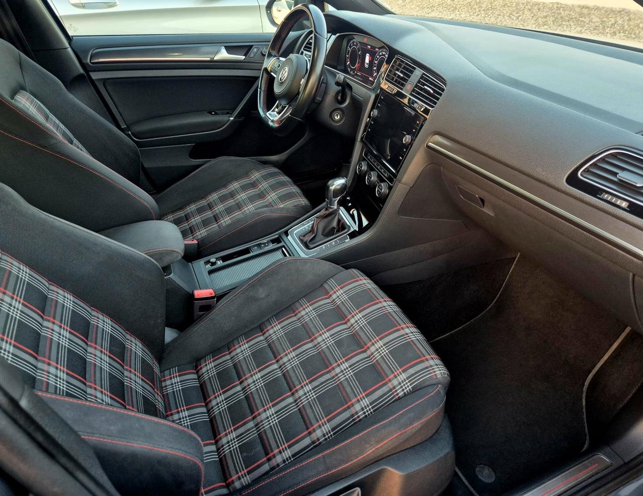 Volkswagen Golf GTI 2.0 245 CV DSG