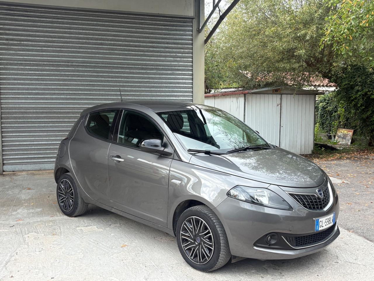 Lancia Ypsilon 1.0 FireFly 5 porte S&S Hybrid Gold