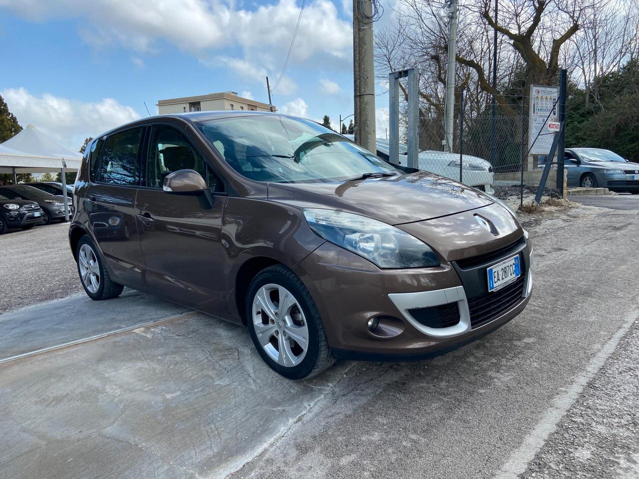 Renault Scenic Scénic X-Mod 1.5 dCi 110CV Luxe