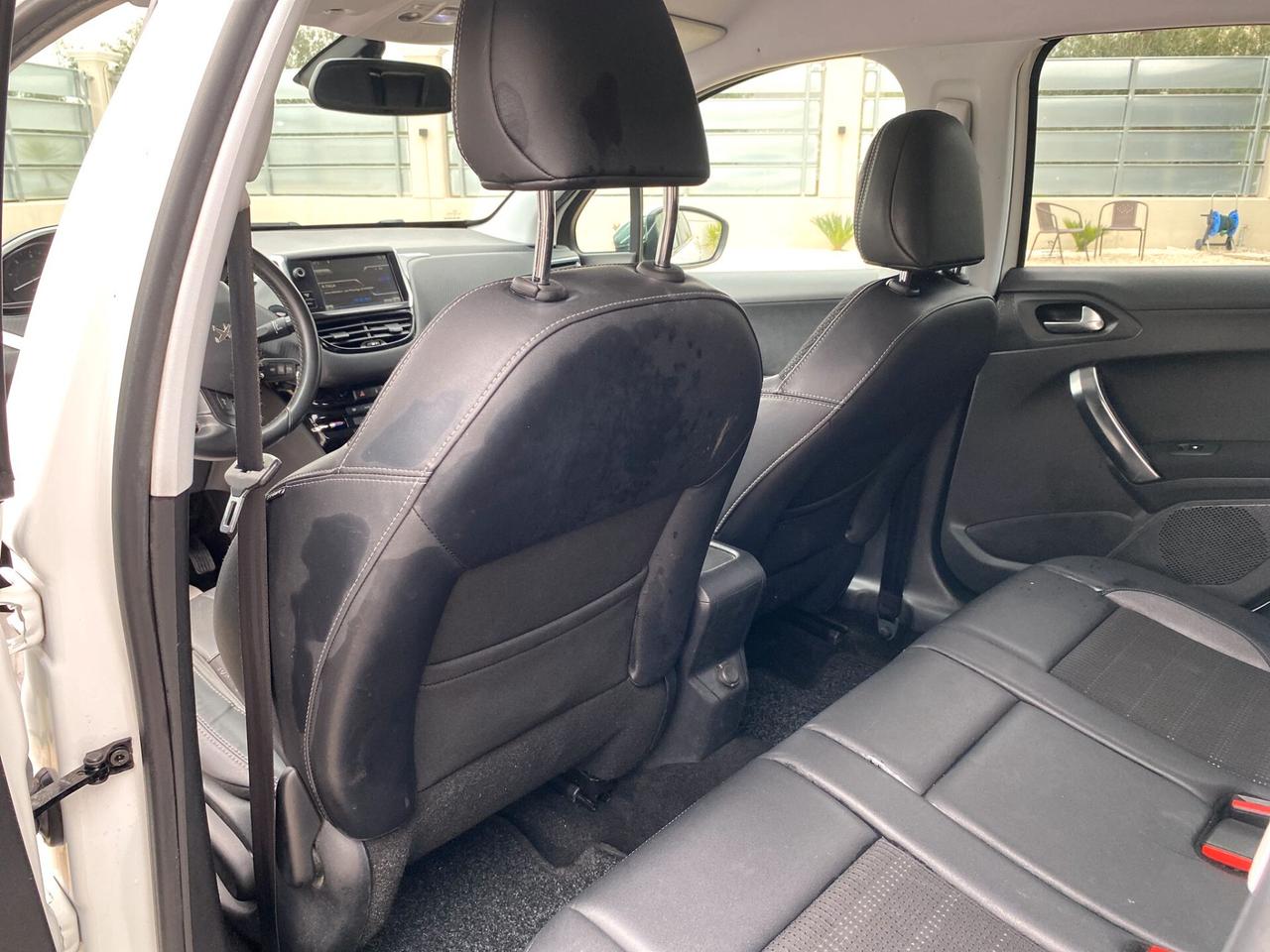 Peugeot 2008 1.6 e-HDi 92 CV Stop&Start Allure