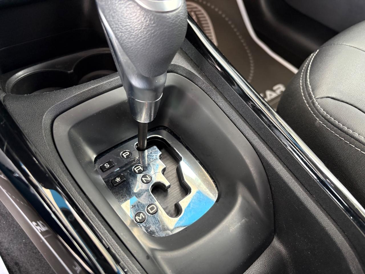 Peugeot 2008 BlueHDi 120 EAT6 S&S Allure