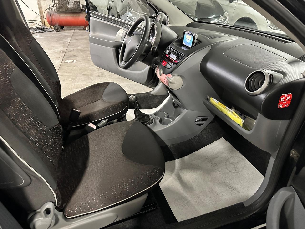 Peugeot 107 1.0 68CV 3p. Sweet Years