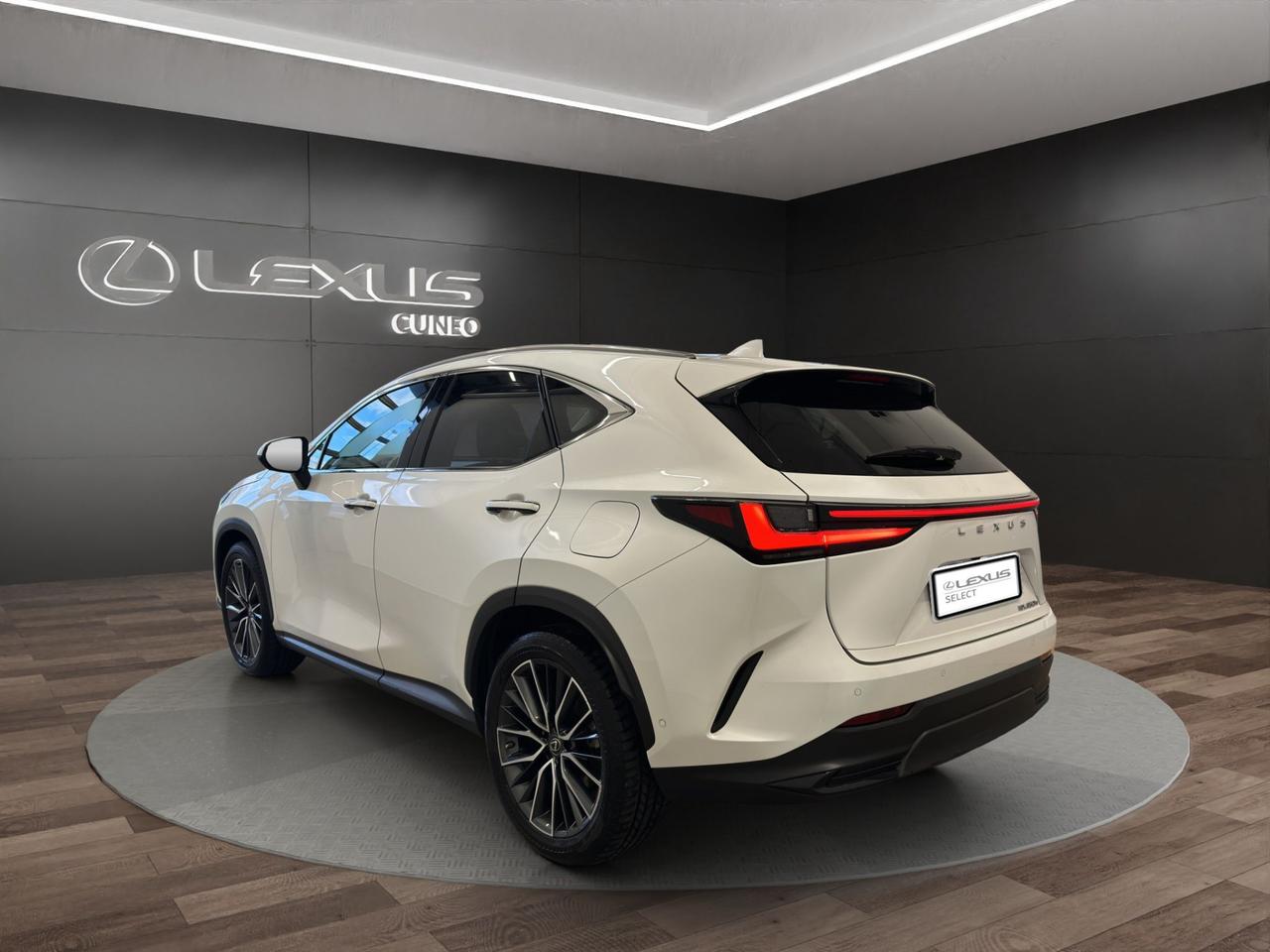 Lexus NX 450h+ 2.5 phev Luxury 4wd 309cv e-cvt