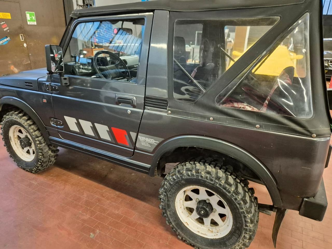 SUZUKI SJ413 4X4 - 1990