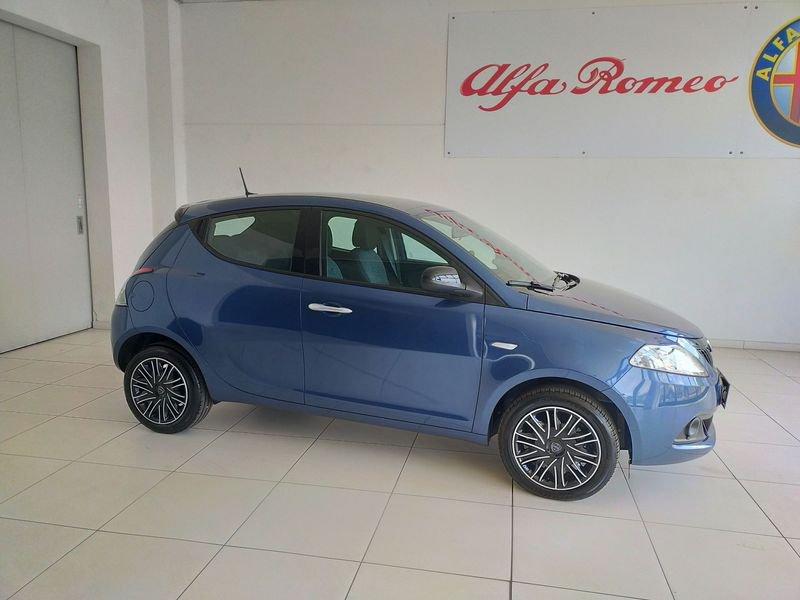 Lancia Ypsilon 1.0 FireFly 5 porte S&S Hybrid Silver Plus KM0