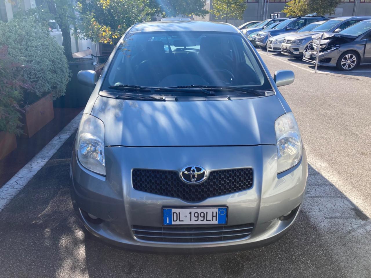TOYOTA YARIS (PROPRIETRIO UNICO)