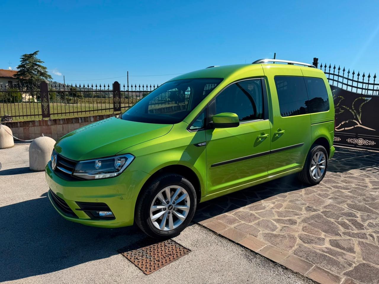 Volkswagen Caddy 1.4 TGI Highline PARI AL NUOVO