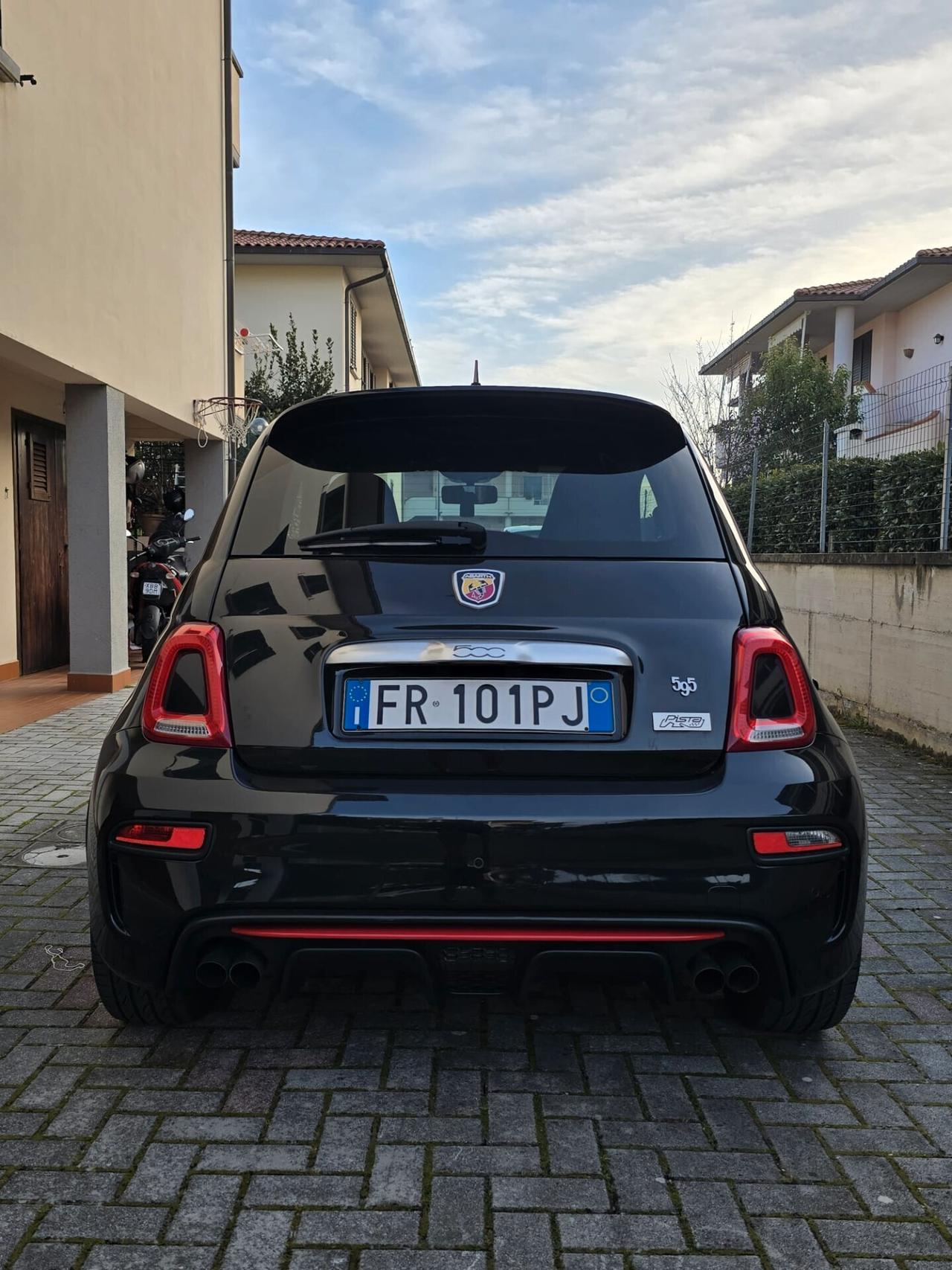 Abarth 595 1.4 Turbo T-Jet 160 CV Pista leggere descrizione