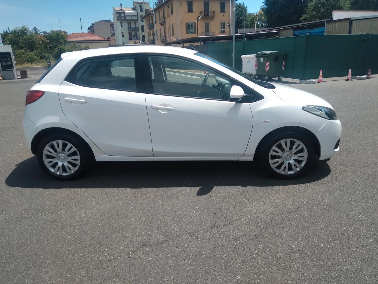 Mazda2 1.3 16V 75CV 5p. Play Gen. GPL x neopatentati