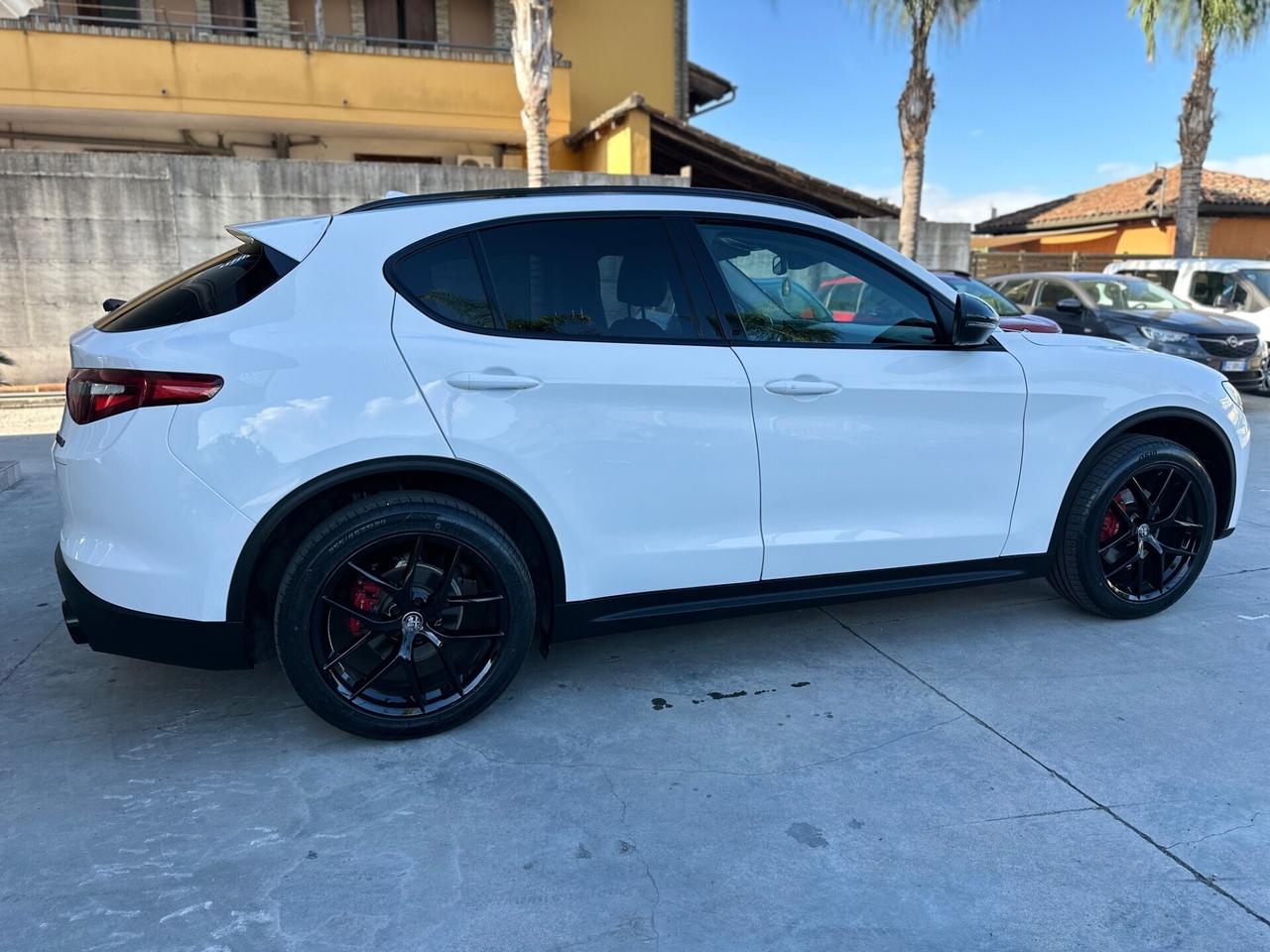 Alfa Romeo Stelvio 2.2 Turbodiesel 210 CV AT8 Q4 B