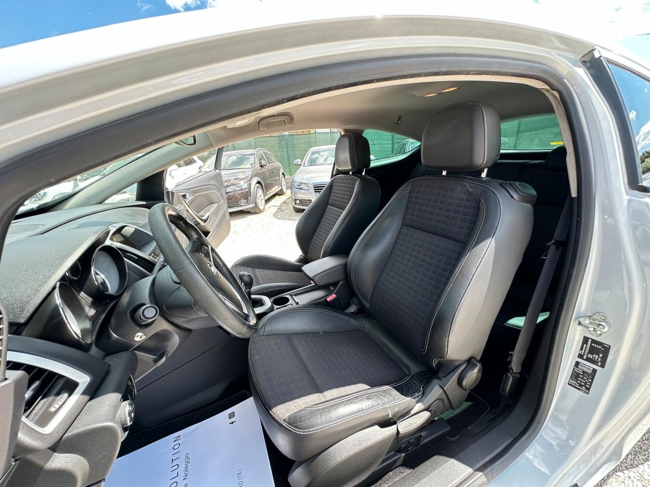 Opel Astra GTC 2.0 CDTI 165cv Cosmo 288.180 km