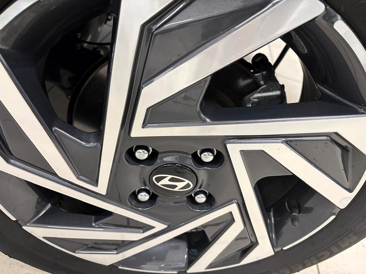 Hyundai Bayon XLINE 1.0 T-GDI MT