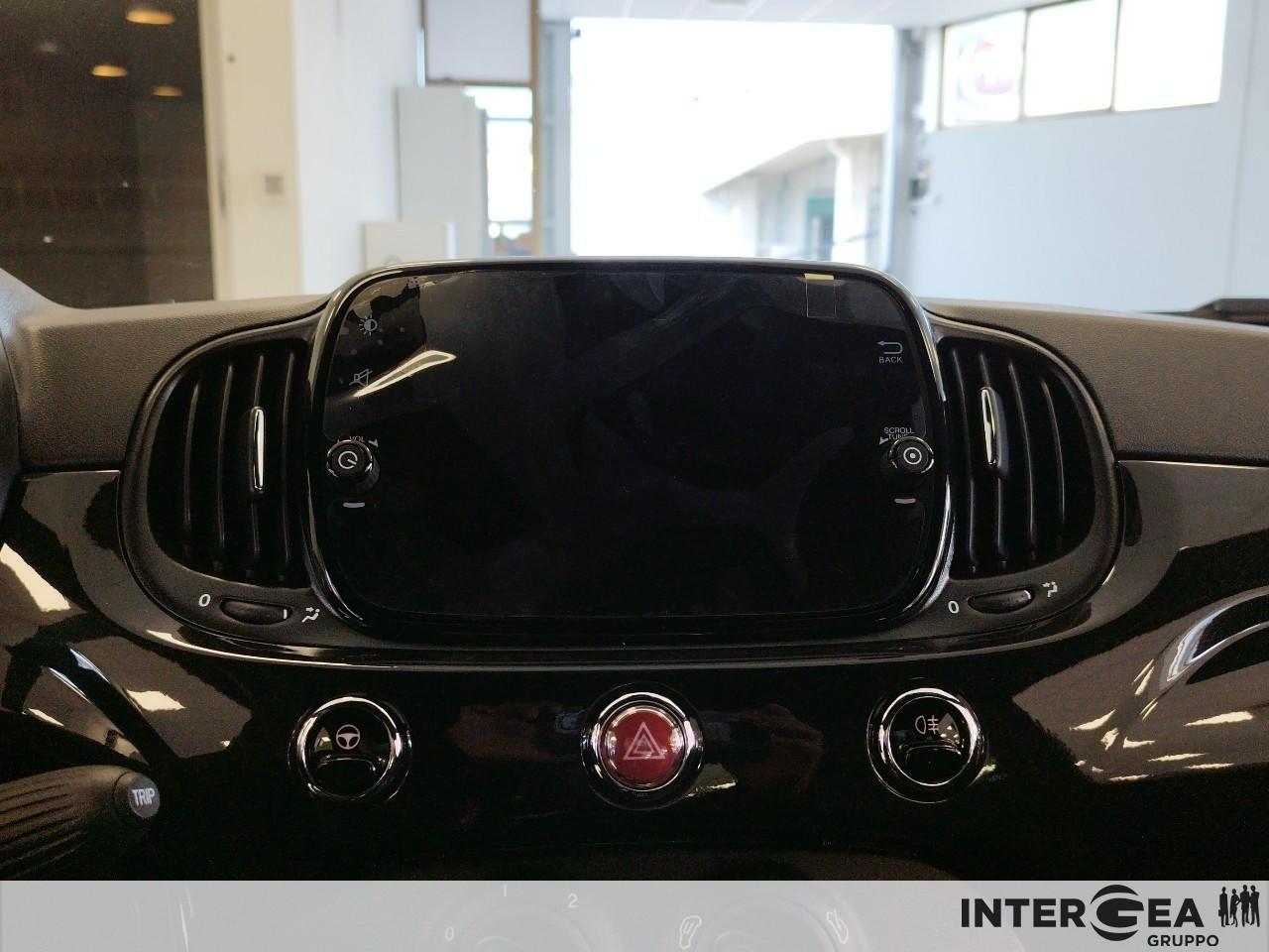 FIAT 500C 1.0 hybrid 70cv