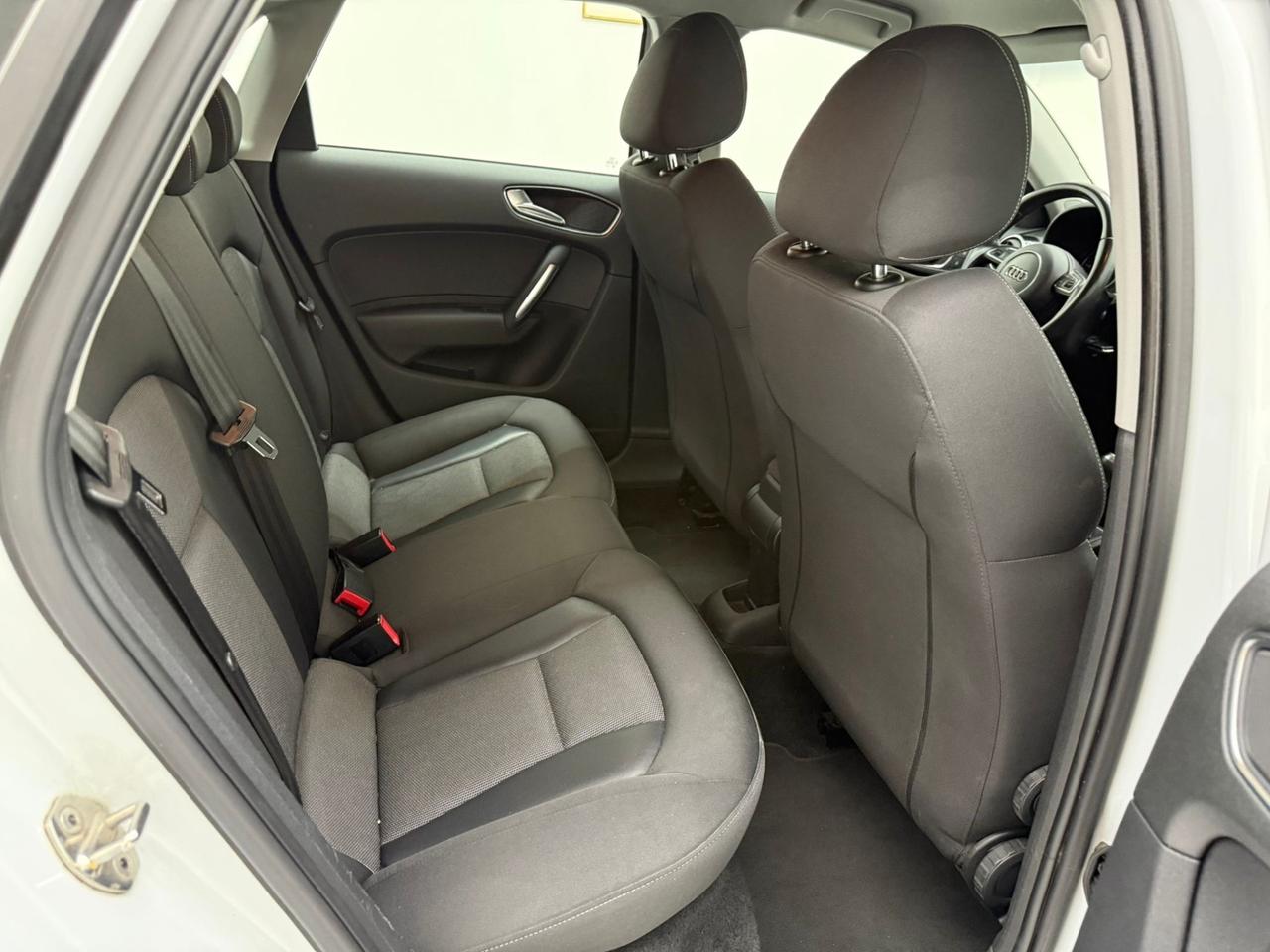 AUDI A1 SPB 1.6 TDI S TRONIC S LINE