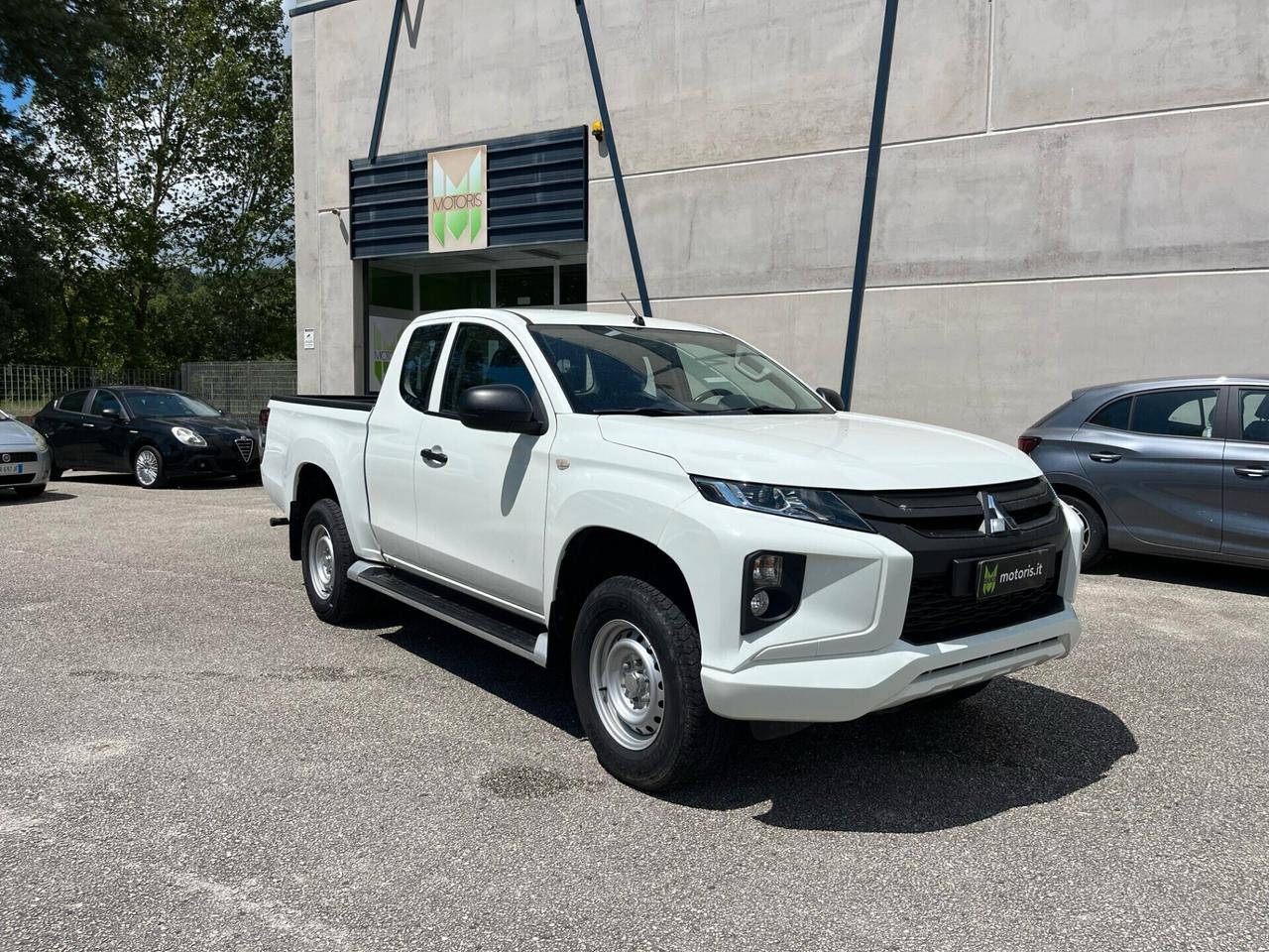 Mitsubishi L200 2.3 D Club Cab 4x4 Invite Connect