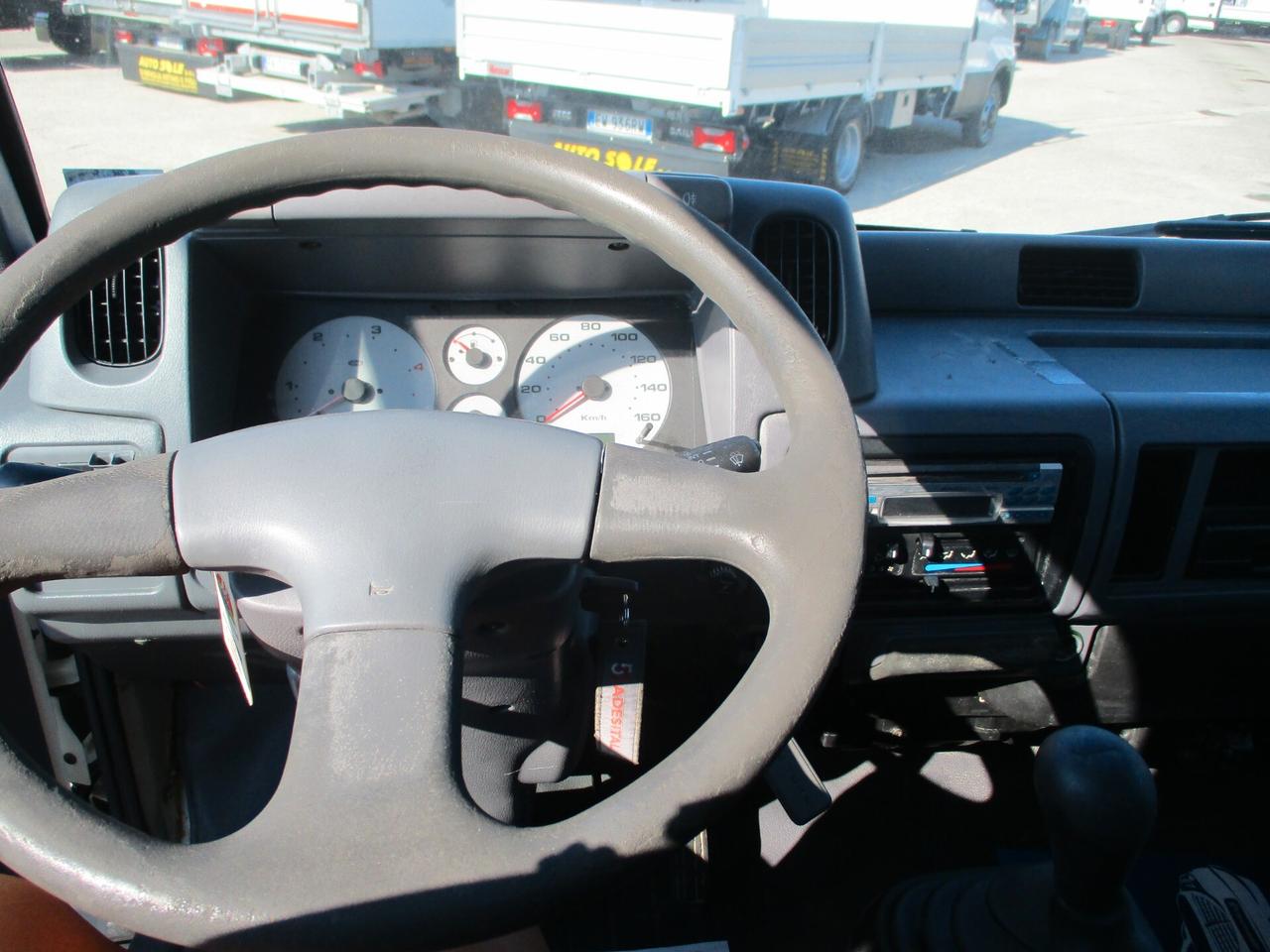 Nissan Cabstar 3000 120CV CASSONE FISSO PASSO CORTO 3.10 METRI