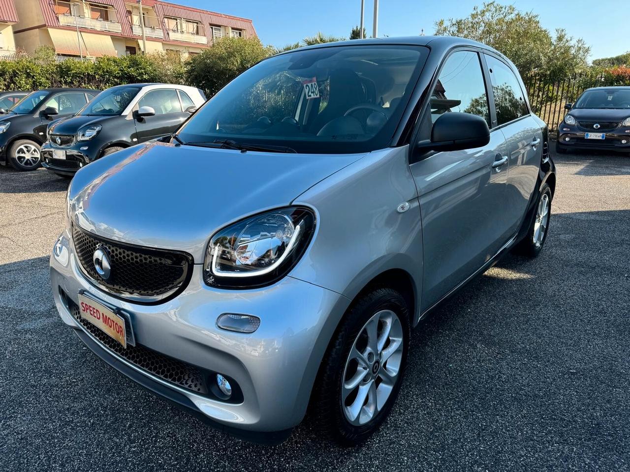 Smart ForFour 70 1.0 twinamic Passion, LED, PANO, NEOPATENTATI