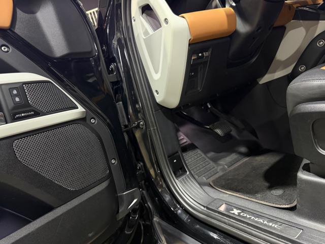 LAND ROVER Defender 3.0 LISTINO ?137000 IVA ESPOSTA 7 POSTI