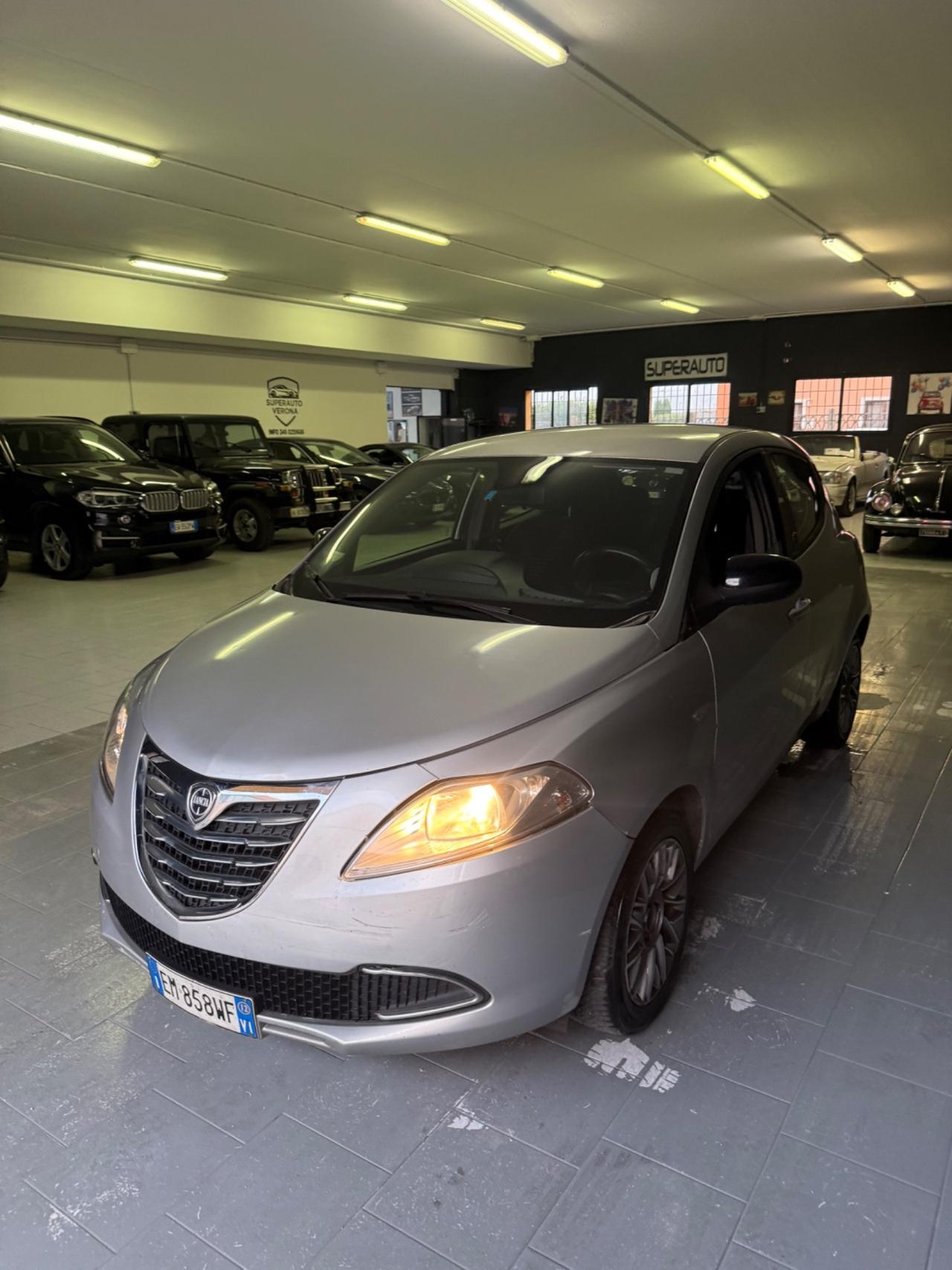 Lancia Ypsilon 1.2 69 CV 5 porte GPL Ecochic Silver