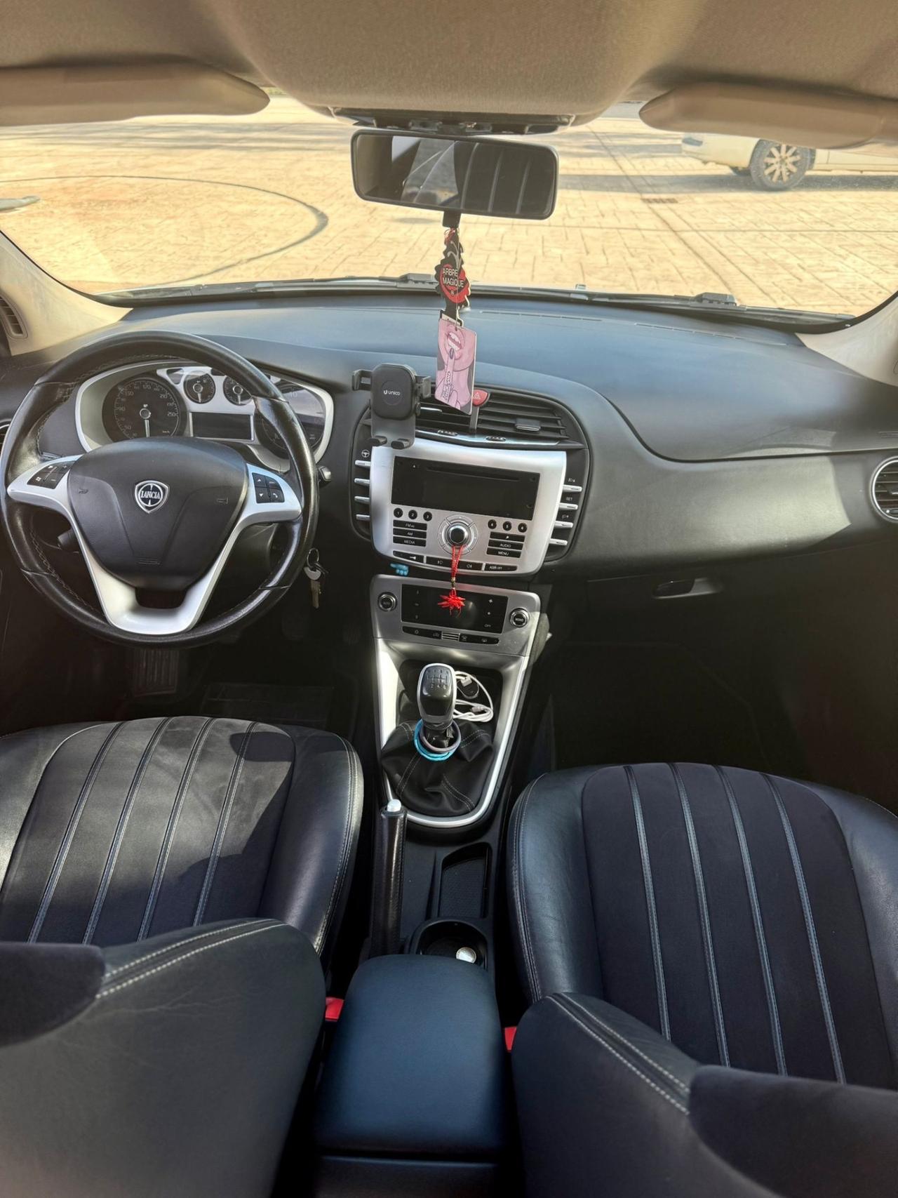 Lancia Delta 2.0 mtj DPF Ptatinum (121kw)