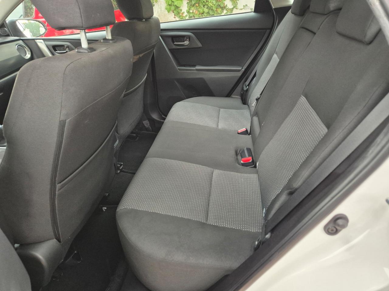 Toyota Auris Touring Sports 1.4 D-4D Lounge