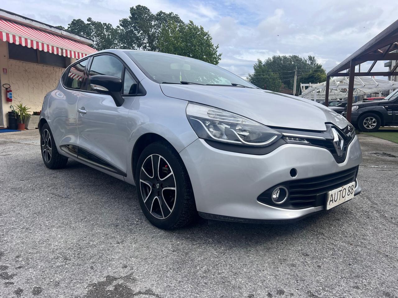 Renault Clio 1.2 75CV 5 porte Costume National