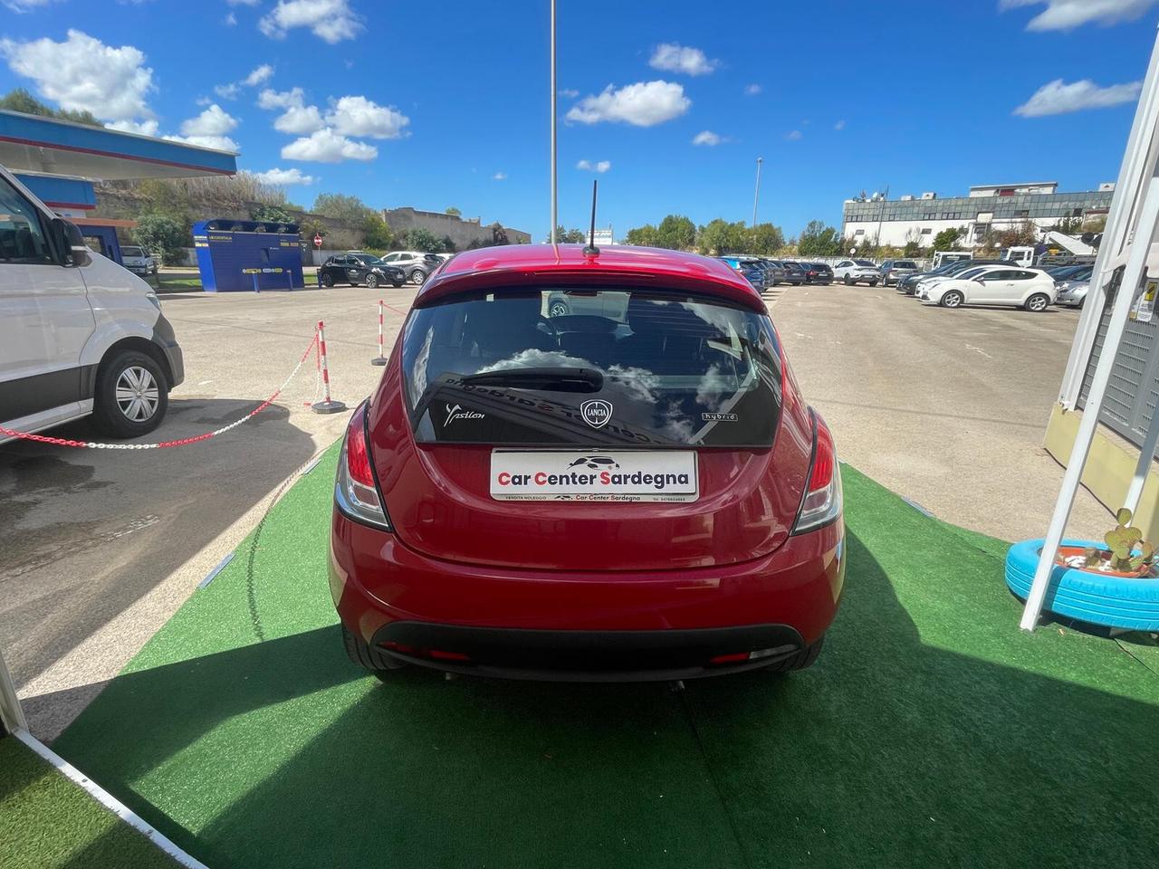 Lancia Ypsilon 1.0 FireFly 5 porte S&S Hybrid Silver