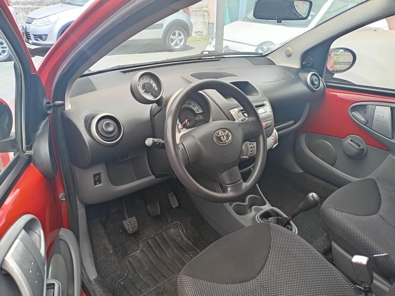 Toyota Aygo 1.0 12V VVT-i 5 porte Sol