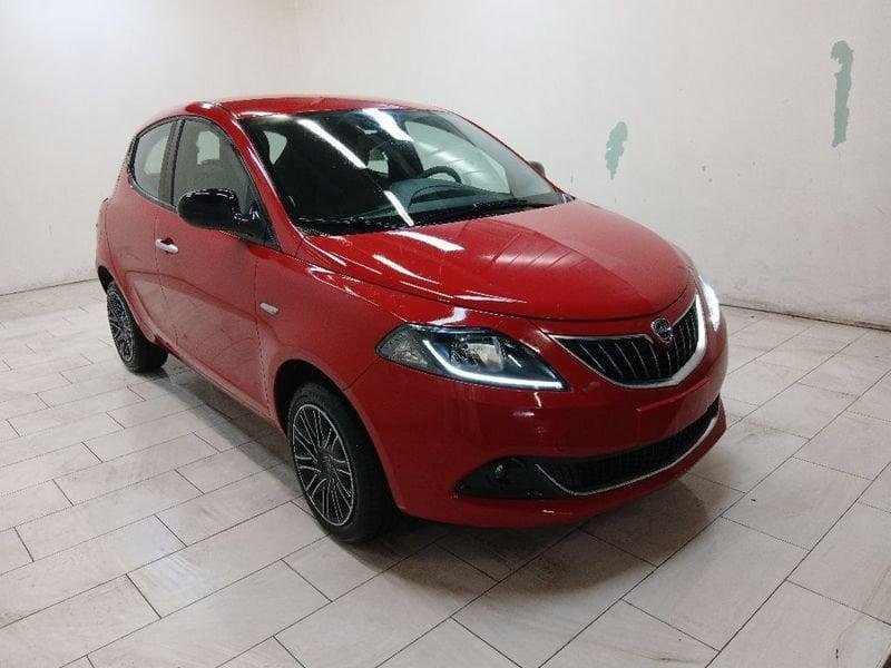 Lancia Ypsilon 1.0 firefly hybrid Gold s&s 70cv