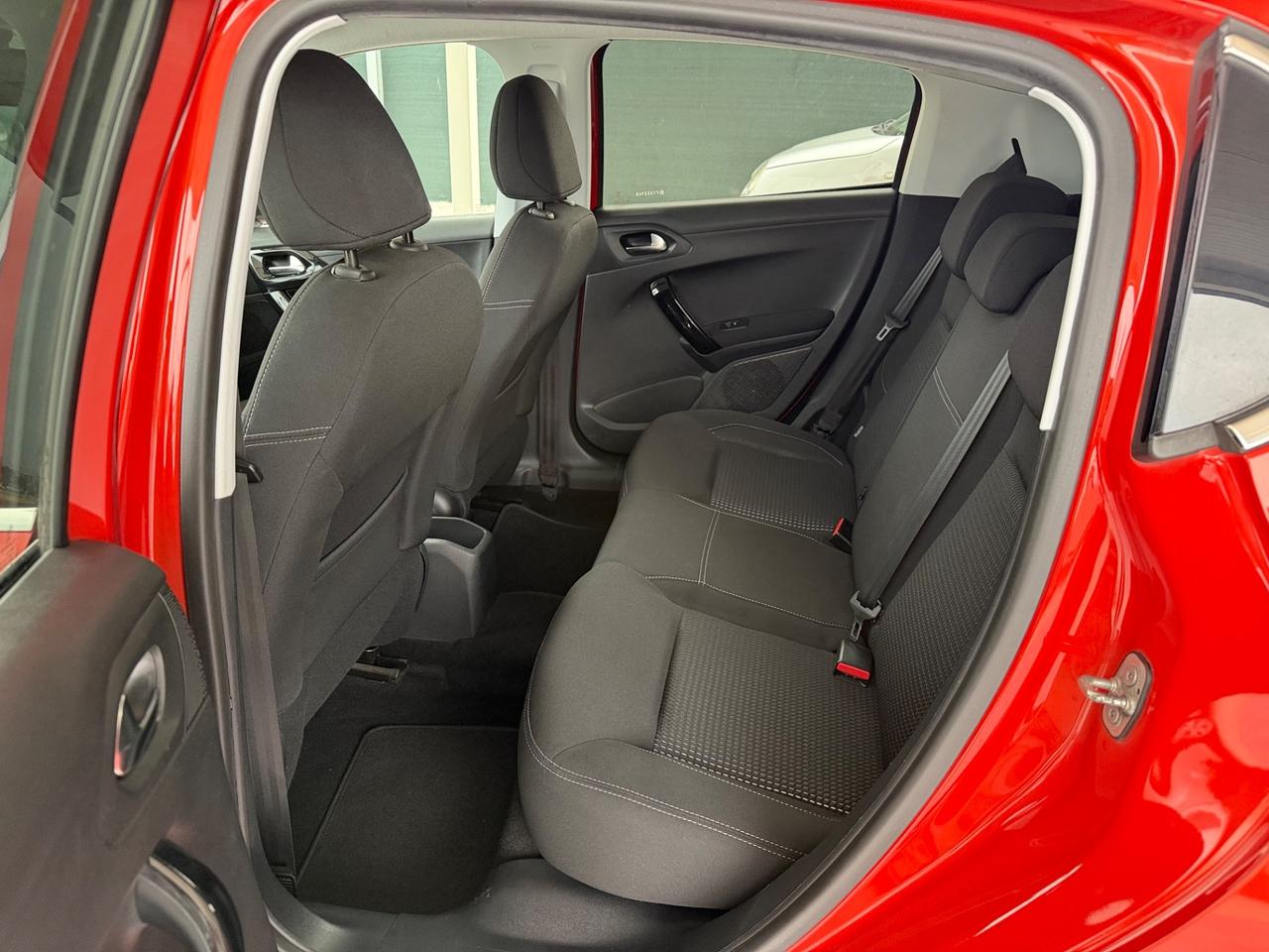 Peugeot 208 BlueHDi 75 5 porte Allure