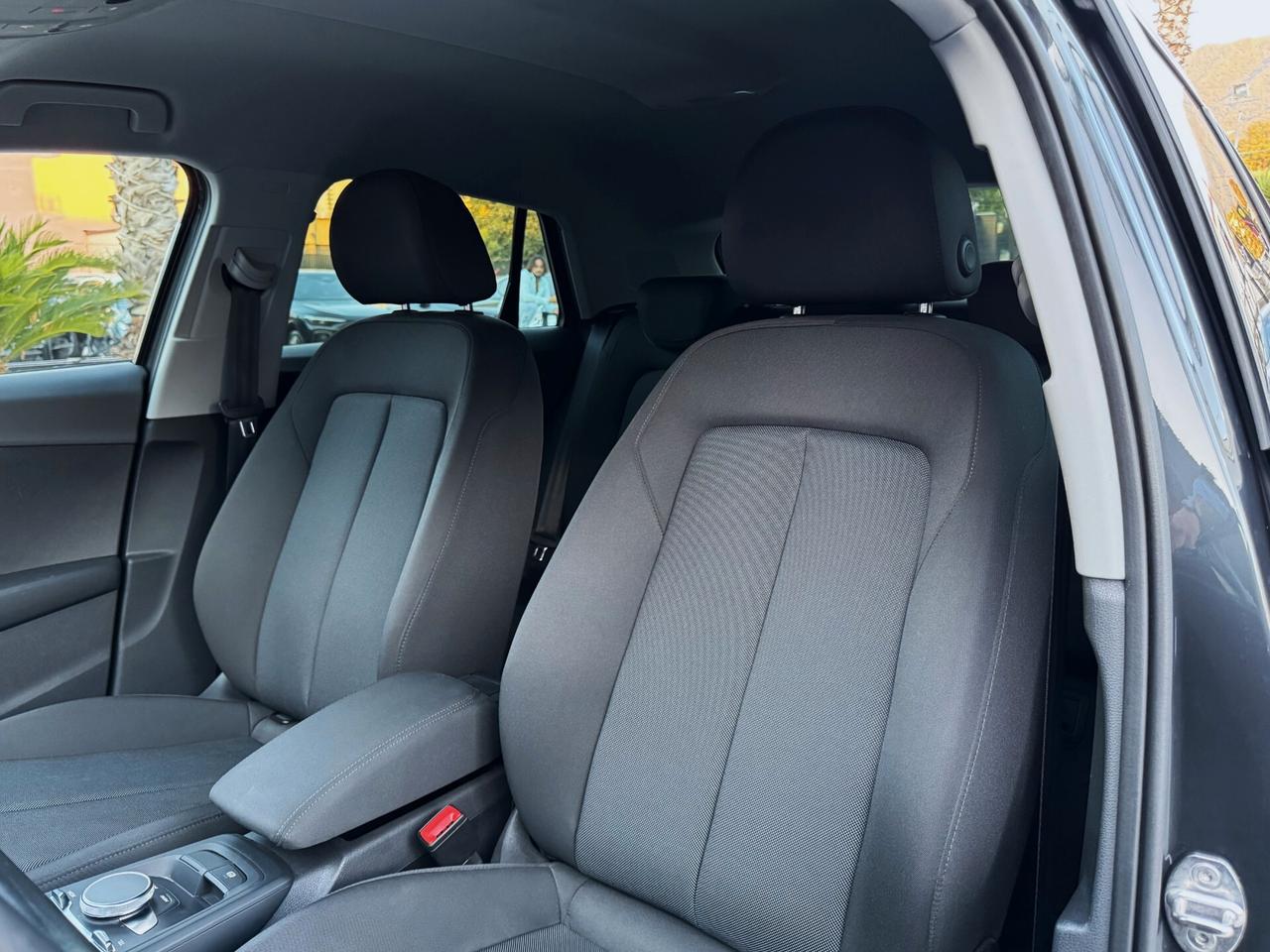 Audi Q2 35 TDI S line Quattro S-tronic 150CV COCKPIT