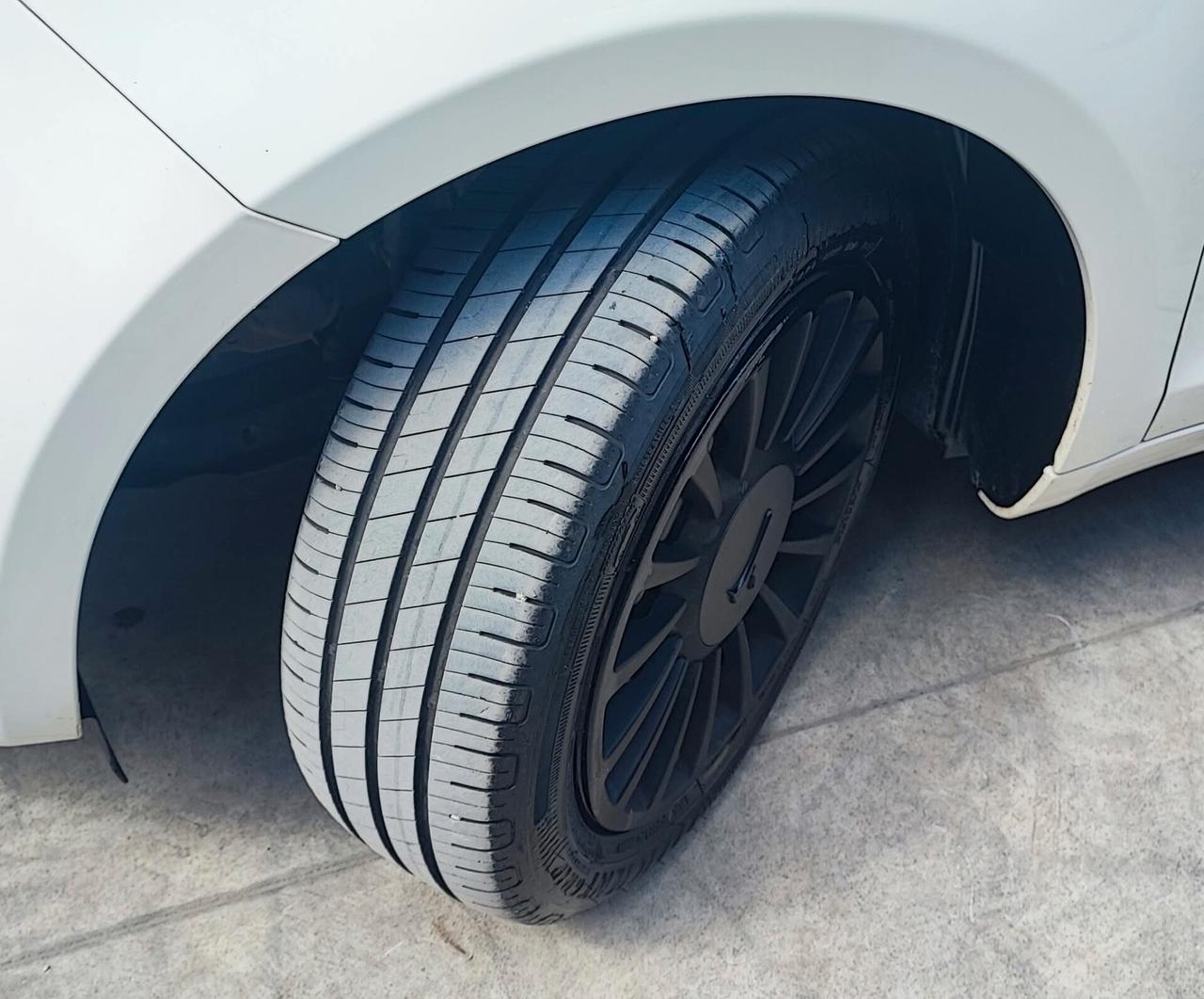 Lancia Ypsilon 1.0 Hybrid Ecochic silver 11/2020