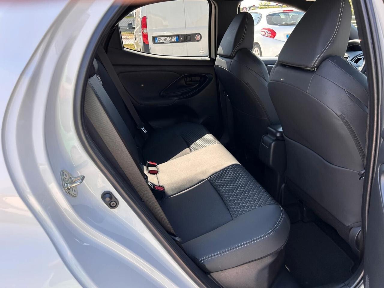 Toyota Yaris 1.5 Hybrid 5 porte Lounge