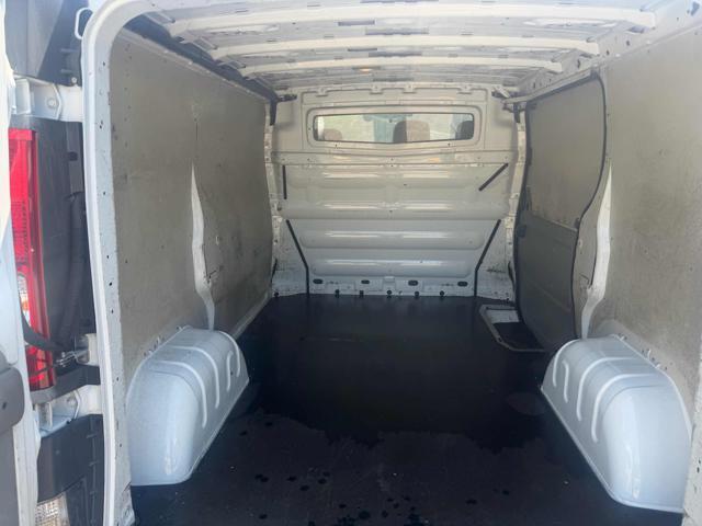 OPEL Vivaro 27 2.0 CDTI 120CV PC-TN Furgone Vetrato Bellissima