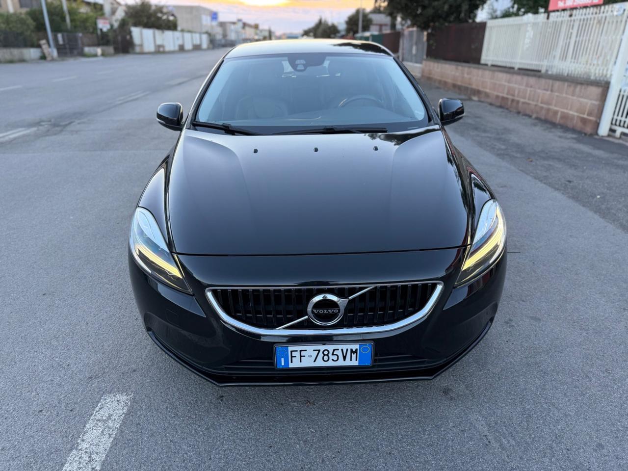 Volvo V40 D2 R-design Momentum