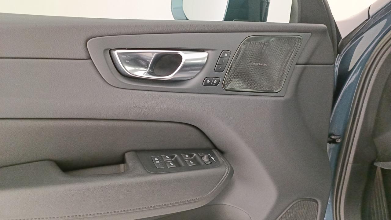 VOLVO XC60 2.0 b4 Plus Bright auto