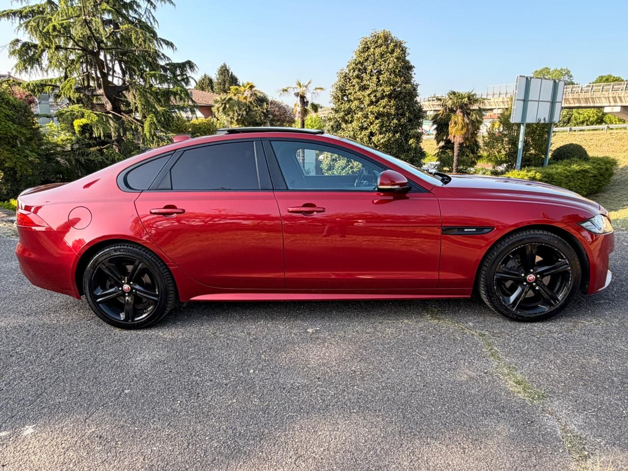 Jaguar XF 2.0D 240 CV AWD R-Sport full pelle tetto
