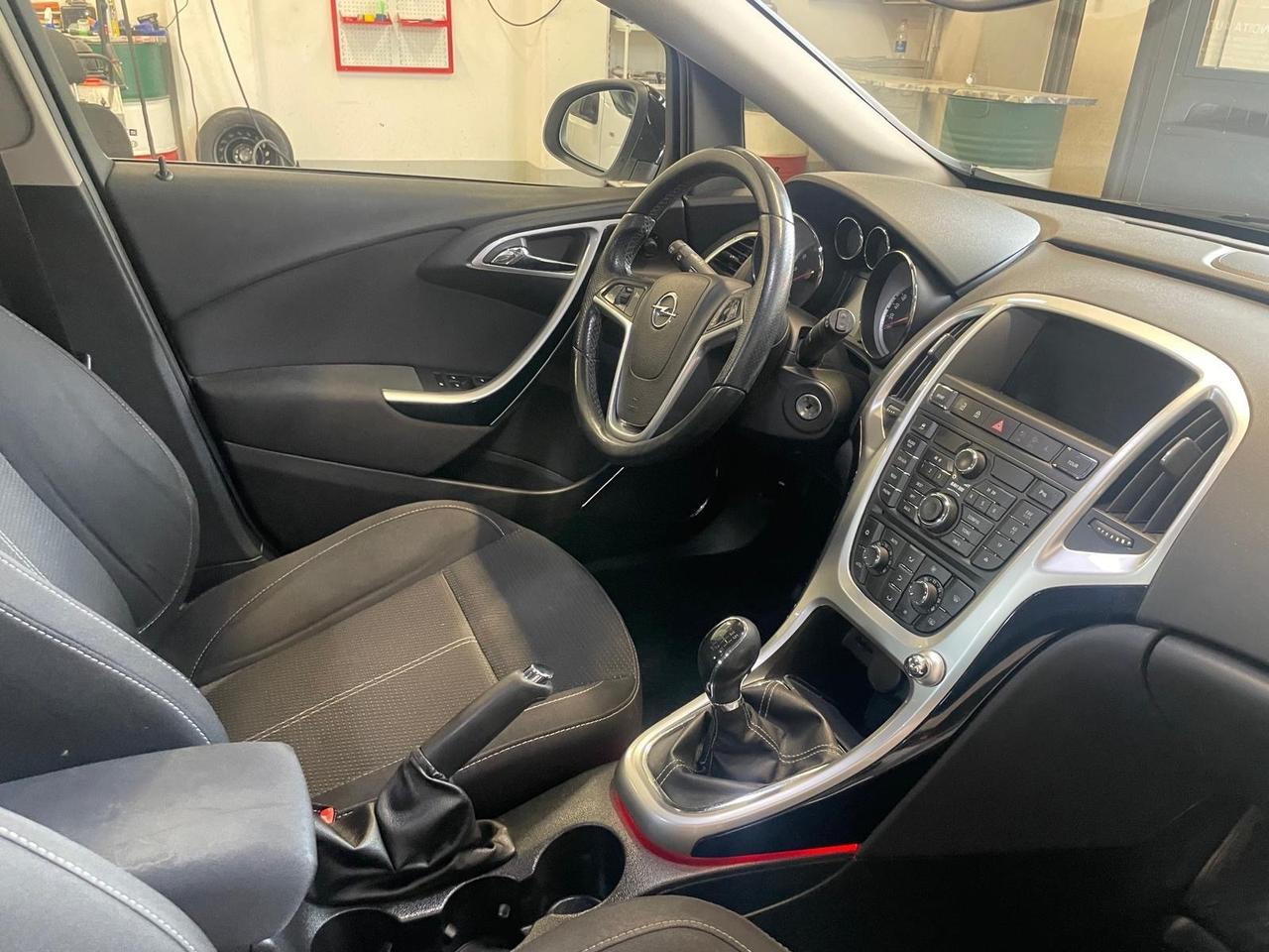 Opel Astra 1.6 Turbo 180CV 5 porte Cosmo S