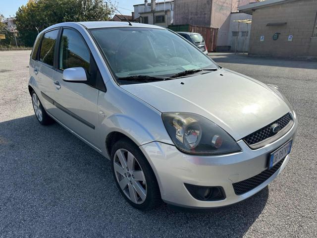 FORD Fiesta 1.4 TDCi 5p. Ghia senza nessun lavoro da fare