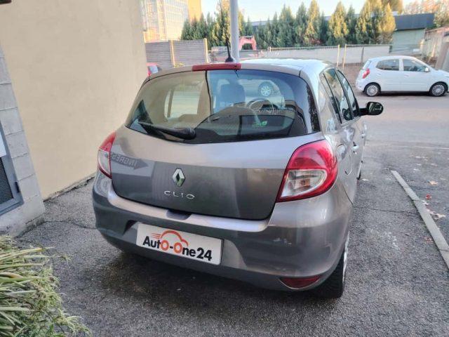 RENAULT Clio 1.2 16V 5 porte Luxe NEOPATENTATI
