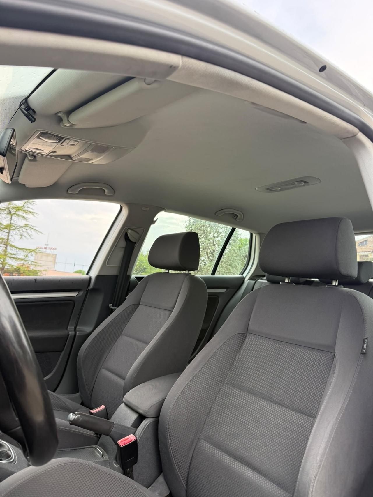 Volkswagen Golf 2.0 TDi Sportline UNIPROPR