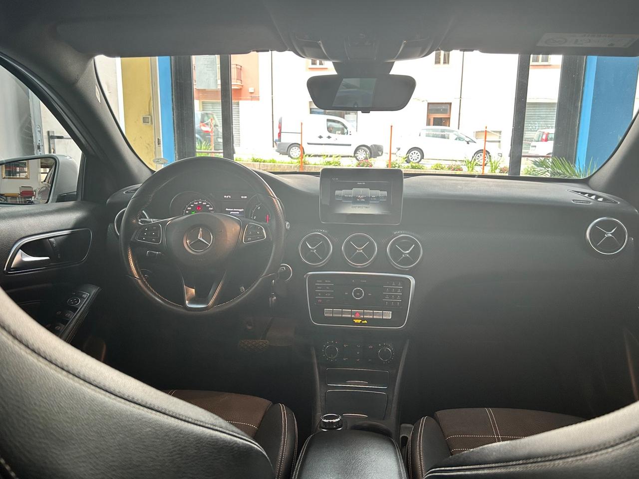 Mercedes-benz A 180 A 180 d Automatic Premium Dark Night Edition