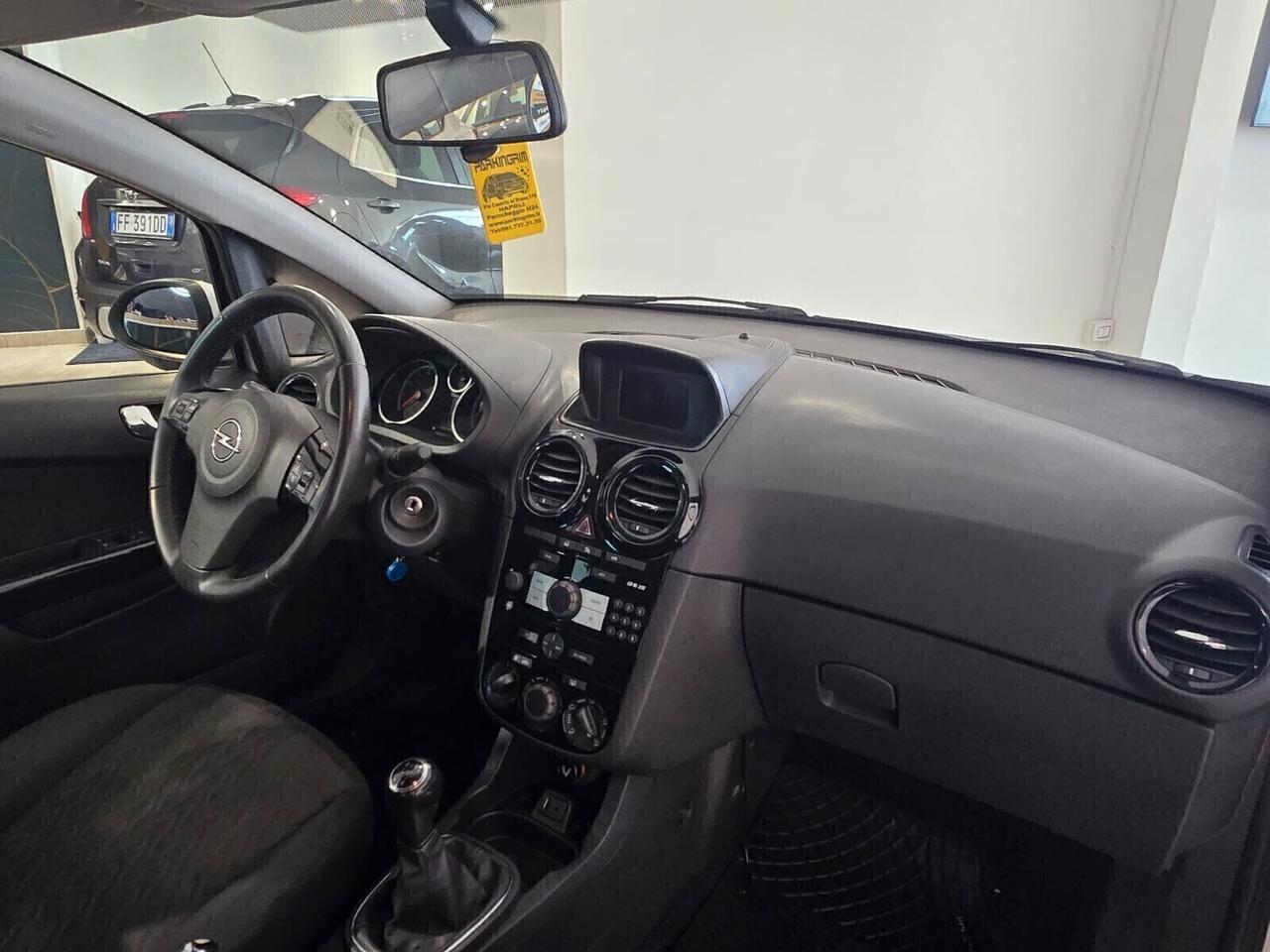 Opel Corsa 1.2 GPL ANNO 2013 NEOPATENTATI