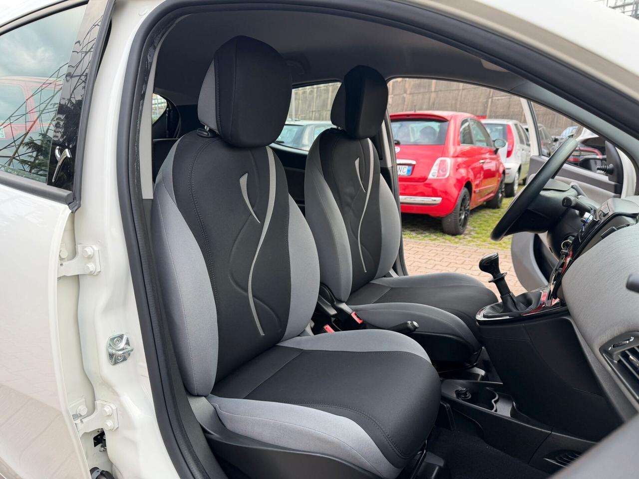 Lancia Ypsilon 1.2 69 CV 5 porte S&S OK NEOPATENTATI