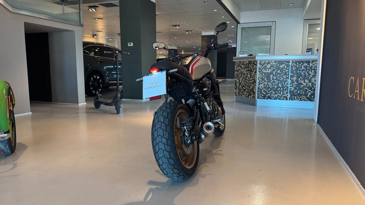 YAMAHA MOTO XSR 700- 2023