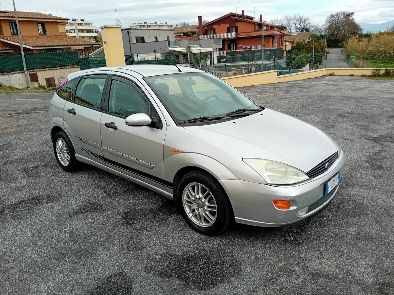 Ford Focus 1.6i 16V cat 5p. Ambiente