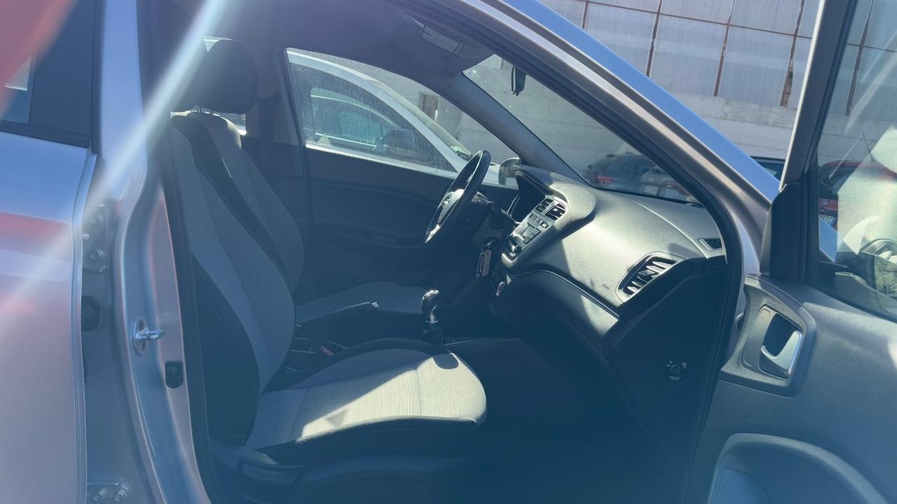 Hyundai i20 1.1 CRDi 12V 5 porte Comfort-2017