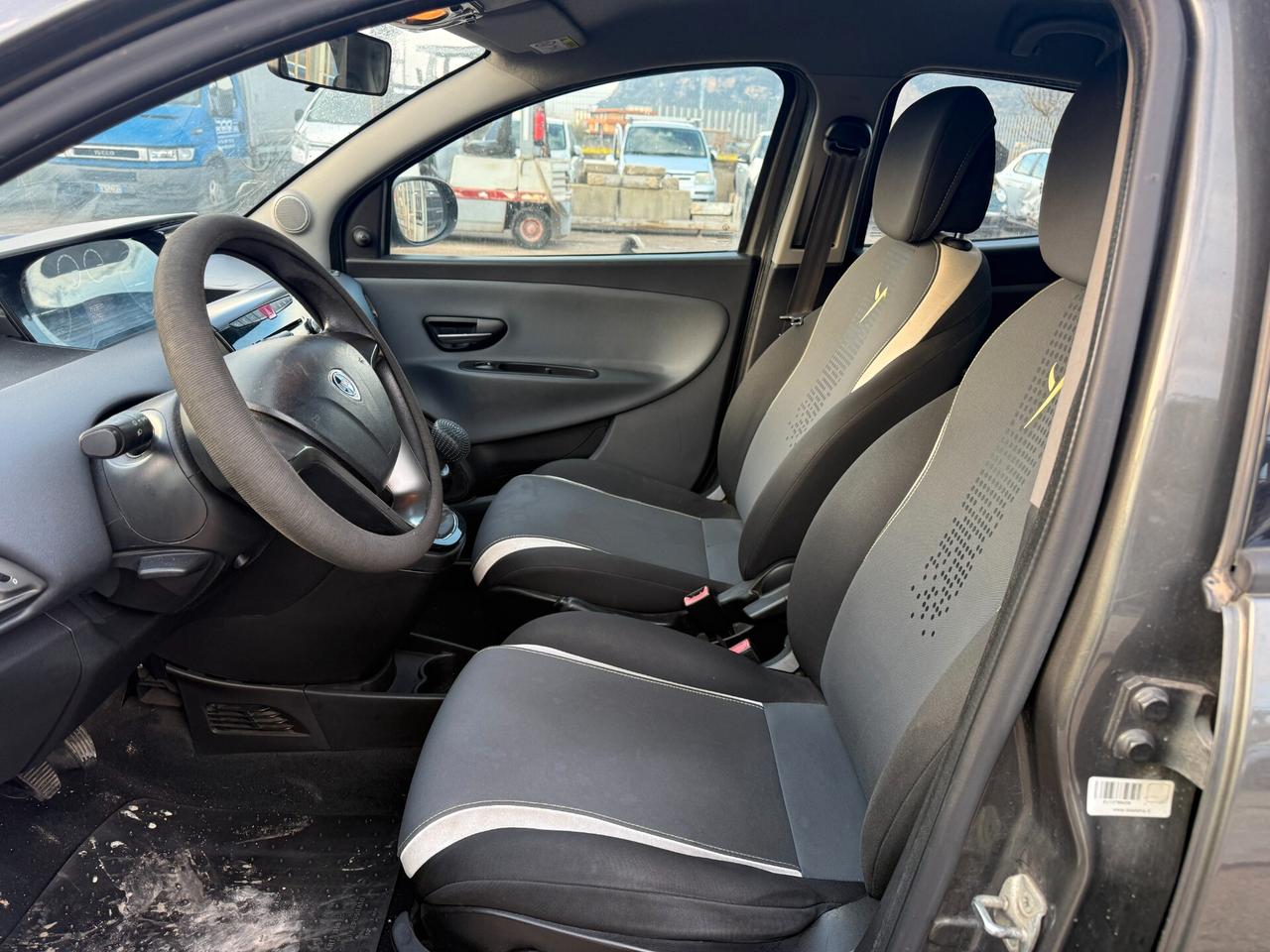 LANCIA YPSILON 2015 1.2 BENZ/GPL *MARCIANTE *AIRB OK