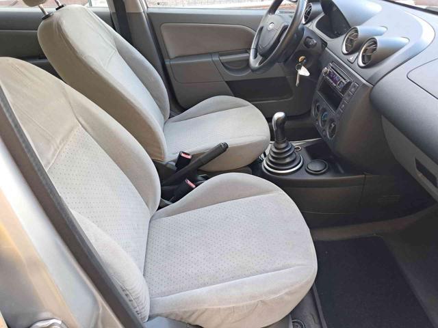 FORD Fiesta 1.4 16V 5p. Ghia ok neopatentati